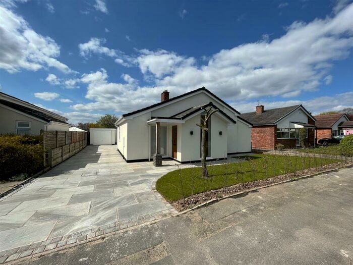 3 Bedroom Bungalow To Rent In Redesmere Drive, Alderley Edge, SK9