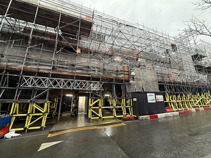 3 Bedroom Maisonette To Rent In Hawthorne Crescent, Greenwich, London, SE10