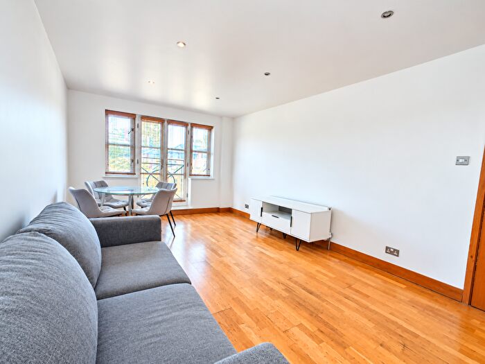 2 Bedroom Apartment To Rent In Wapping Lane, Wapping, E1W