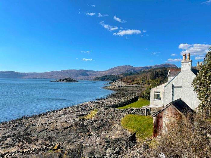 3 Bedroom Detached House For Sale In Custom Location (., -., Ardaneaskan, IV54