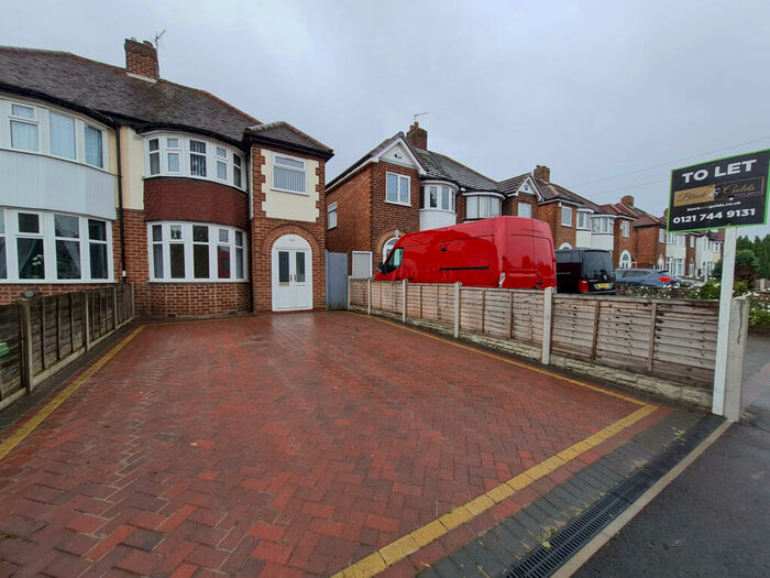 3 Bedroom Semi-Detached House To Rent In Old Lode Lane, Solihull, B92
