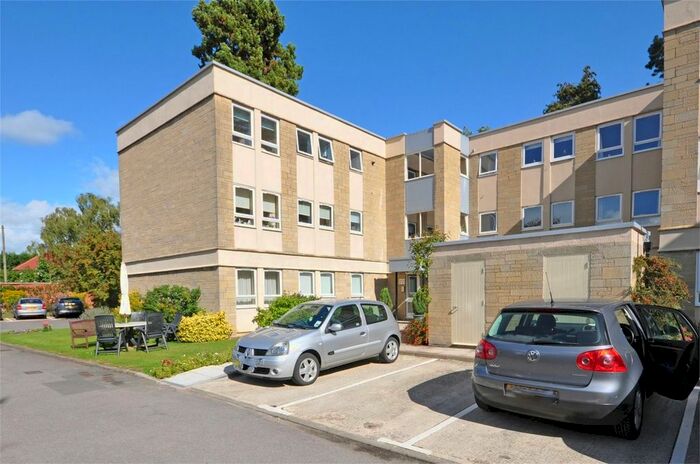 2 Bedroom Flat To Rent In Pittville, Cheltenham, Gloucestershire GL52