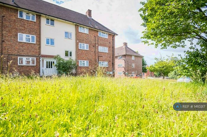 2 Bedroom Flat To Rent In Gatestone Court, London, SE19