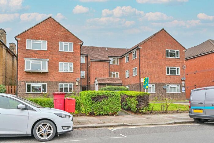1 Bedroom Flat For Sale In Palmerston Road, Wood Green, London, N22