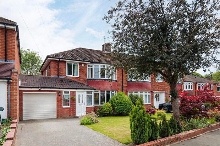 3 Bedroom Semi-Detached House For Sale In Newlands Avenue, Melton Park, NE3