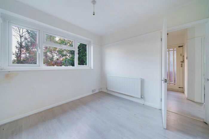 2 Bedroom Maisonette To Rent In Glanville Road, Bromley, BR2