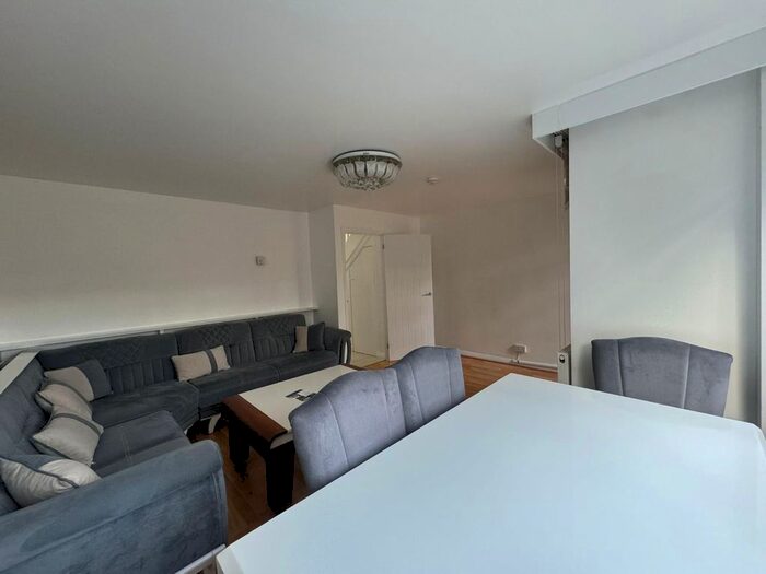 3 Bedroom Flat To Rent In Miller House, West Green Road, London, N15