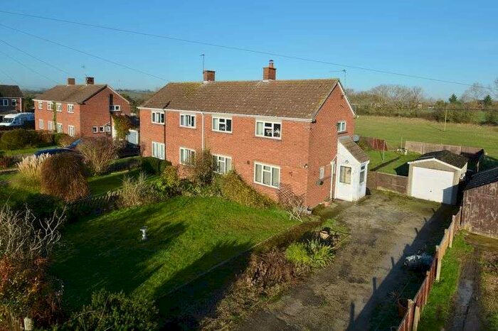 3 Bedroom Property For Sale In Marsh End, Tetsworth, OX9
