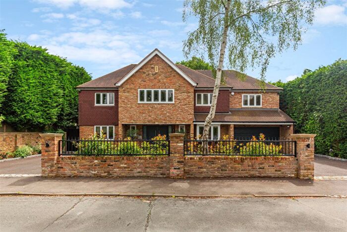 6 Bedroom Detached House For Sale In Howards Thicket, Gerrards Cross, SL9