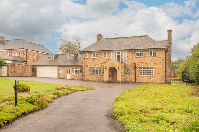 5 Bedroom Detached House To Rent In Wigton Lane, Alwoodley, Leeds, LS17