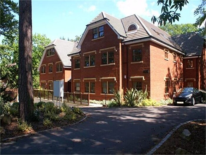 2 Bedroom Apartment To Rent In Upper Chobham Road, Surrey, GU15