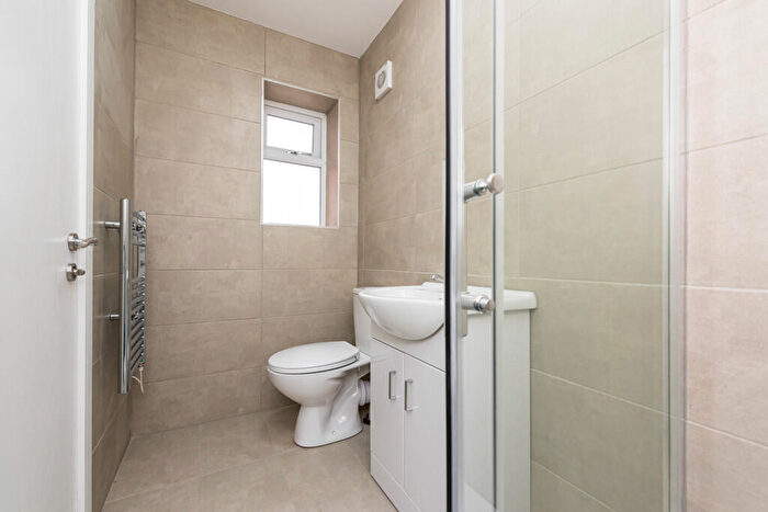 1 Bedroom Flat To Rent In Canal Street, Oldbury, West Midlands, B69