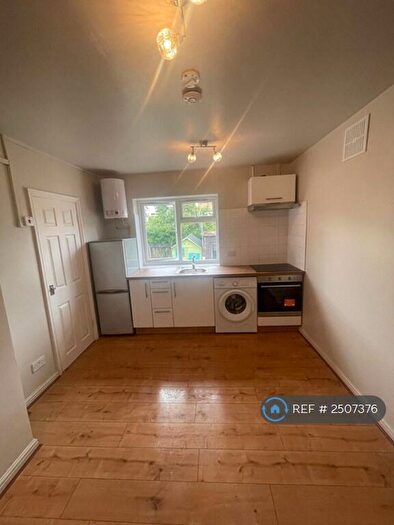 1 Bedroom Flat To Rent In The Ridgeway, London, NW9