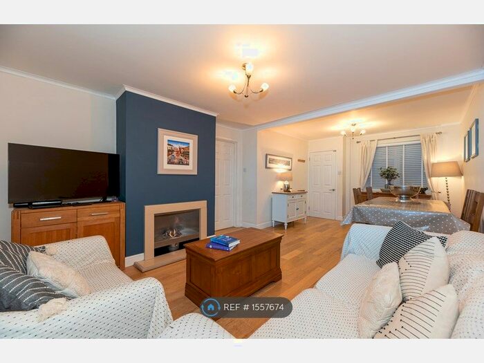 3 Bedroom Terraced House To Rent In Green Lane, Worcester Park, KT4