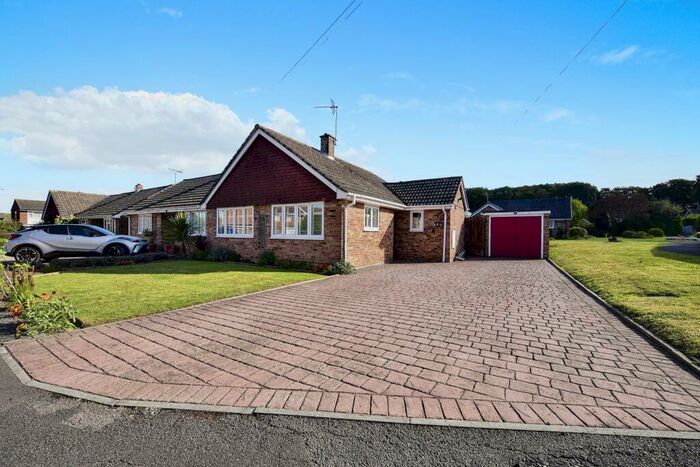 2 Bedroom Bungalow For Sale In The Waldens, Kingswood, Maidstone, Kent, ME17