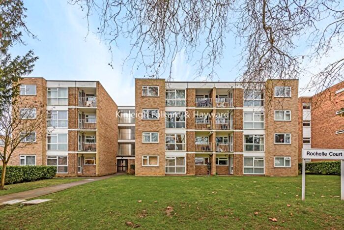 2 Bedroom Flat For Sale In Foxgrove Road, Beckenham, Kent, BR3