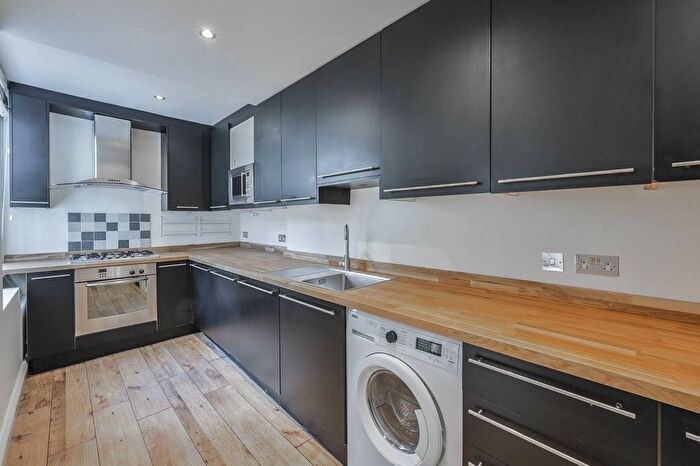 2 Bedroom Flat To Rent In Queens Gate Gardens, South Kensington, London, SW7