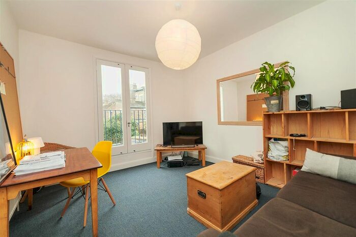 1 Bedroom Flat To Rent In Grazebrook Road, Stoke Newington, London, N16