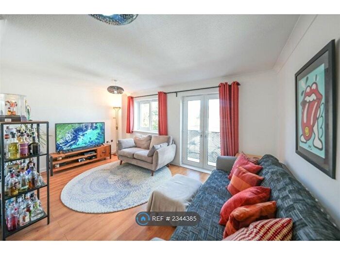 3 Bedroom Terraced House To Rent In St. Cuthberts Road, Gateshead, NE8