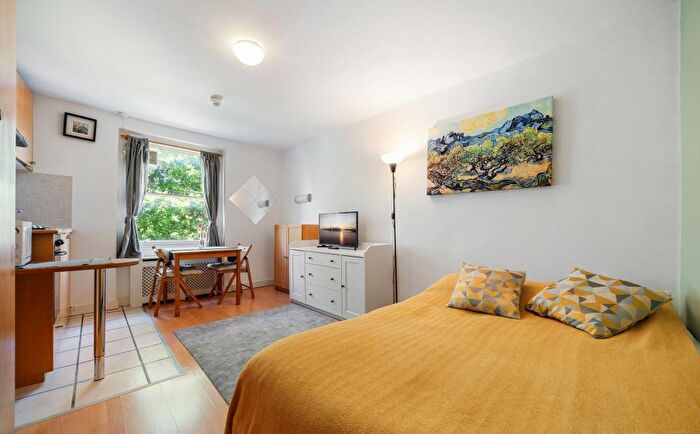 Studio To Rent In Penywern Road, Earls Court, London, SW5