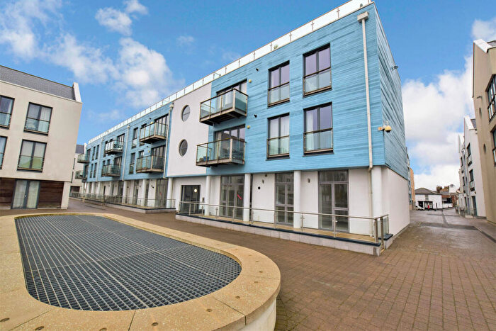 1 Bedroom Apartment To Rent In Waterside Marina, Brightlingsea, Colchester, Essex, CO7