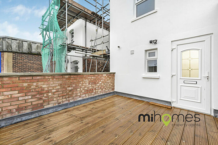 2 Bedroom Apartment For Sale In Wood Street, EN5
