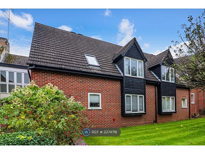 1 Bedroom Flat To Rent In Christchurch Close, St. Albans, AL3