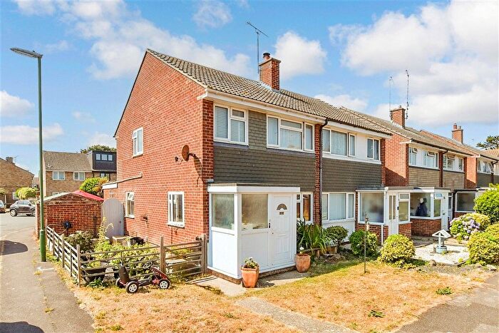 3 Bedroom Semi-Detached House For Sale In Kirdford Close, Rustington, West Sussex, BN16