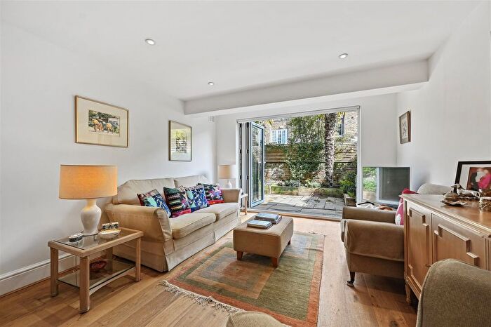 2 Bedroom Flat For Sale In Masbro Road, London, W14