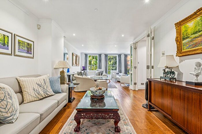 4 Bedroom Property For Sale In Somerset Square, Holland Park, W14