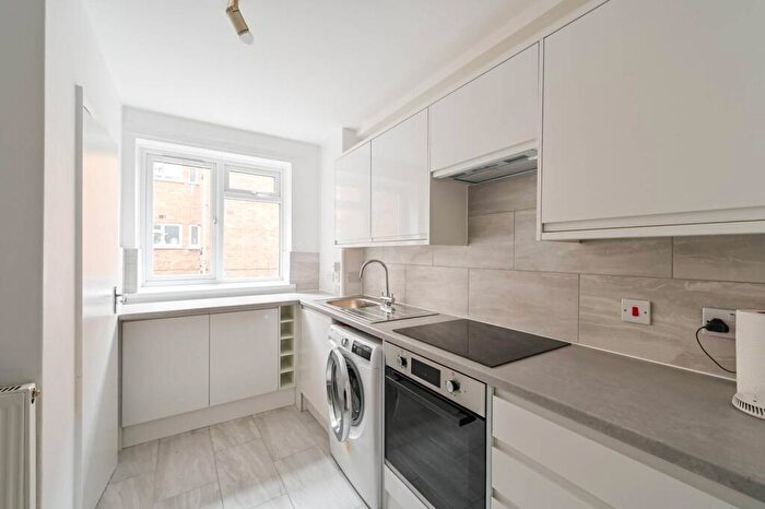 2 Bedroom Flat To Rent In Shepherds Hill, , Highgate, London, N6