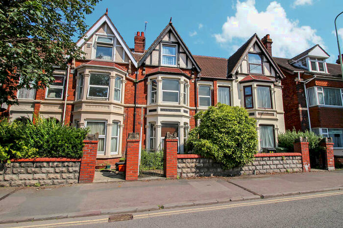 1 Bedroom House To Rent In County Road, Town Centre, Swindon, SN1