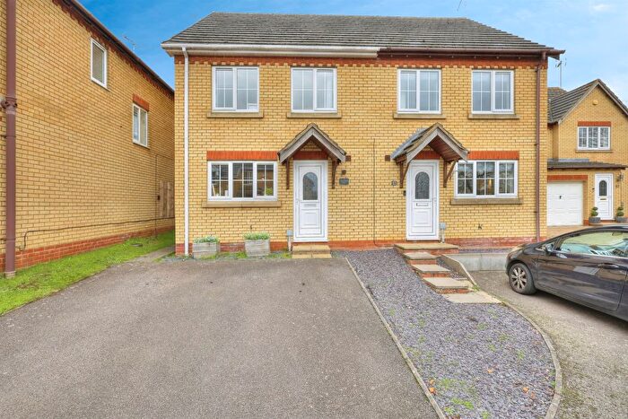 3 Bedroom Semi Detached House For Sale In Fitzwilliam Leys, Higham Ferrers, NN10