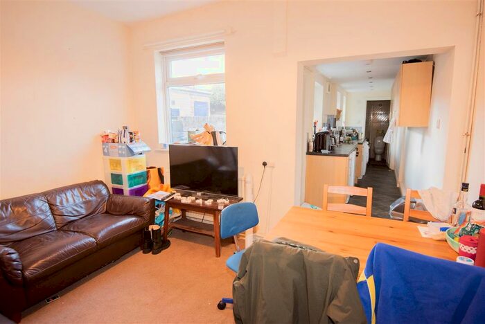 3 Bedroom Property To Rent In Wellington Street, York, YO10