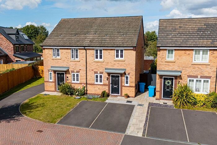 3 Bedroom Semi-Detached House For Sale In Kensal Green, Widnes, WA8