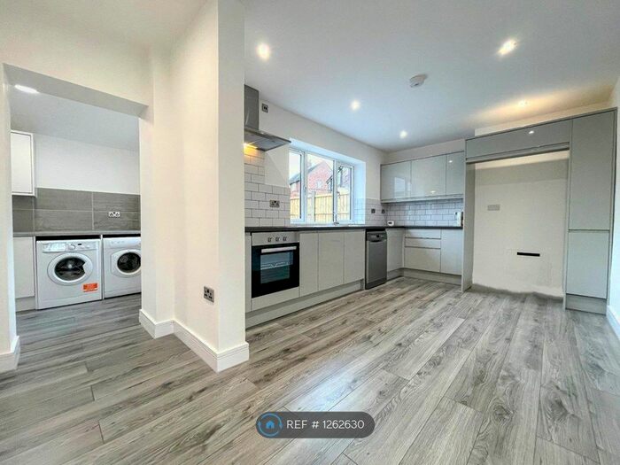 3 Bedroom Semi-Detached House To Rent In Bradwell Lane, Newcastle-Under-Lyme ST5