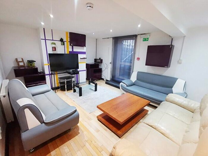 6 Bedroom Terraced House To Rent In Woodhouse, Leeds, West Yorkshire, LS6