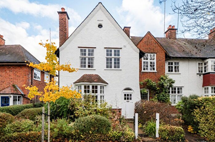 3 Bedroom End Terrace House For Sale In Meadvale Road, Ealing, W5