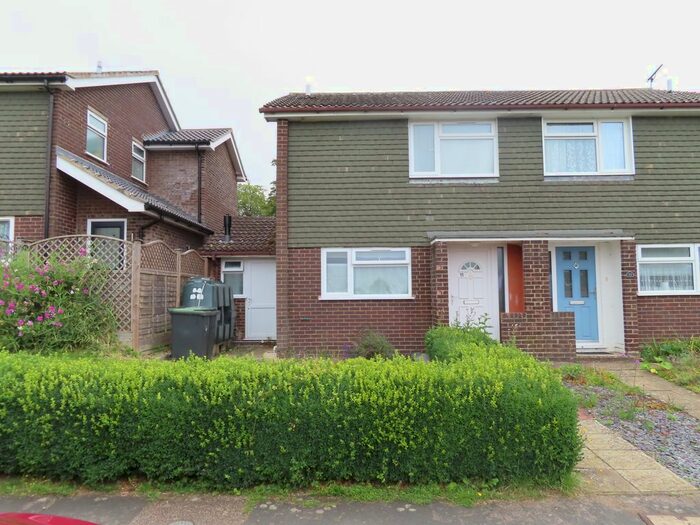 3 Bedroom Semi-Detached House To Rent In Dove Close, Debenham, IP14