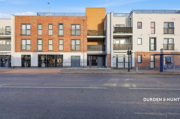 2 Bedroom Flat For Sale In London Road, Leigh-On-Sea, SS9