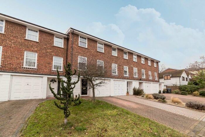 3 Bedroom House To Rent In Uxbridge Road, Surbiton, KT1