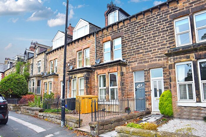 4 Bedroom Terraced House For Sale In Hookstone Road, Harrogate, HG2
