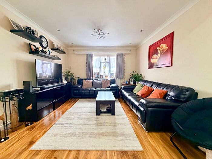 3 Bedroom Semi Detached House To Rent In Townsend Way, Northwood, Greater London, HA6