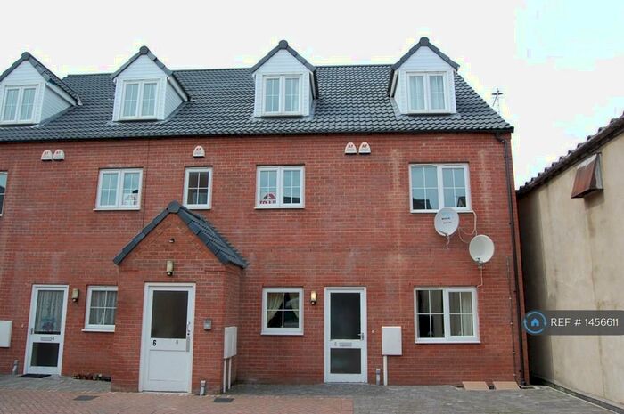 2 Bedroom Flat To Rent In Drummond Road, Skegness, PE25