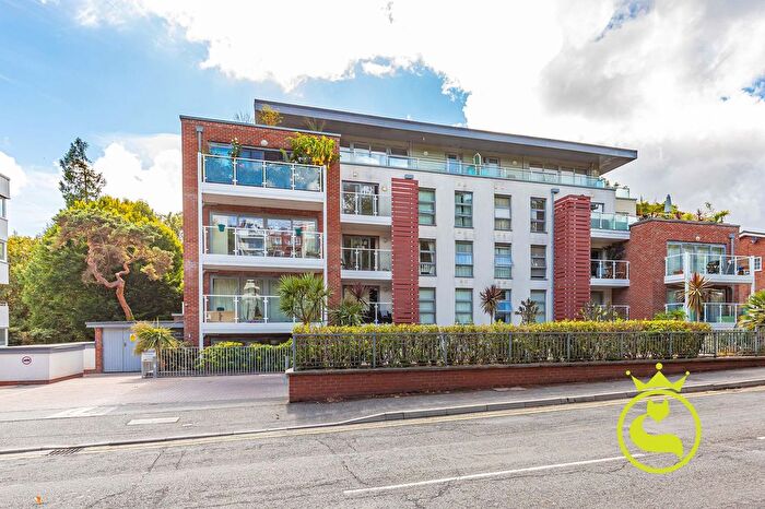 2 Bedroom Flat For Sale In Branksome Wood Road, Bournemouth, BH2