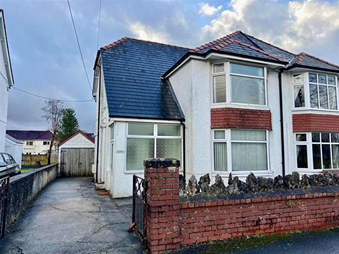 3 Bedroom Semi Detached House For Sale In Old Road, Ammanford, SA18