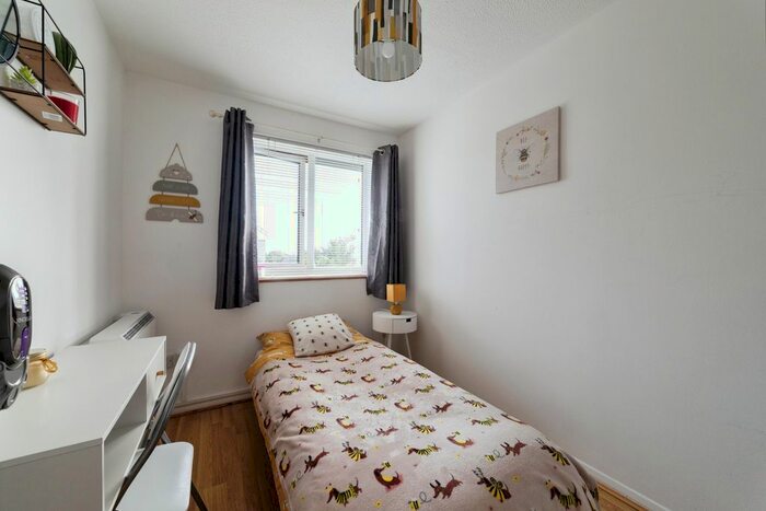 2 Bedroom Flat To Rent In Athlone Court, Stocksfield Road, London, E17