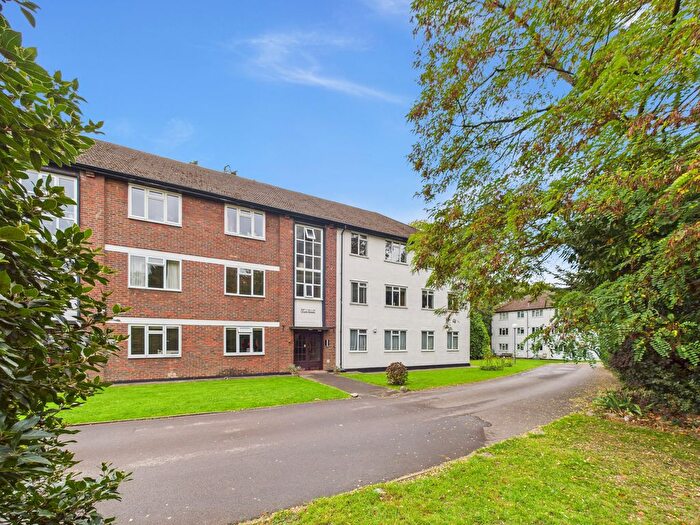 2 Bedroom Flat To Rent In Clive Court, Beckenham, Kent, BR3