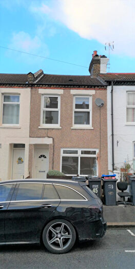 2 Bedroom Terraced House To Rent In Borough Hill, Croydon, Surrey, CR0