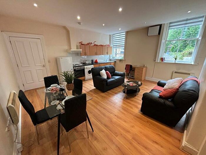 1 Bedroom Flat To Rent In Ridgeway, LS6